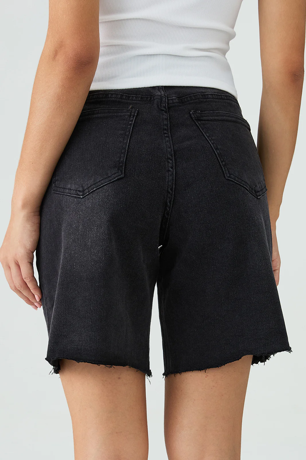 KATCH ME Mid-Rise Tassel Hem Denim Bermuda Shorts - Image 7